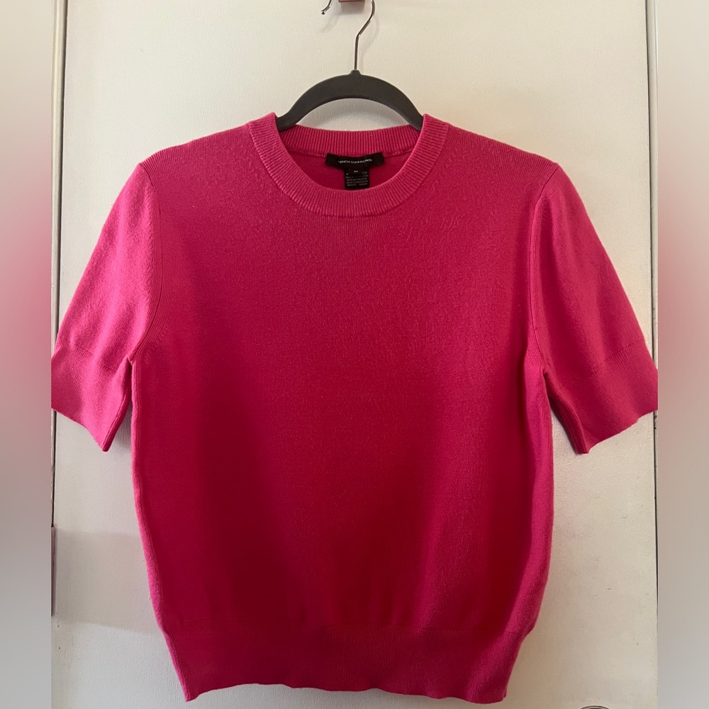 NEW FRENCH CONNECTION Fuchsia Crew Neck Short Sleeve Sweater